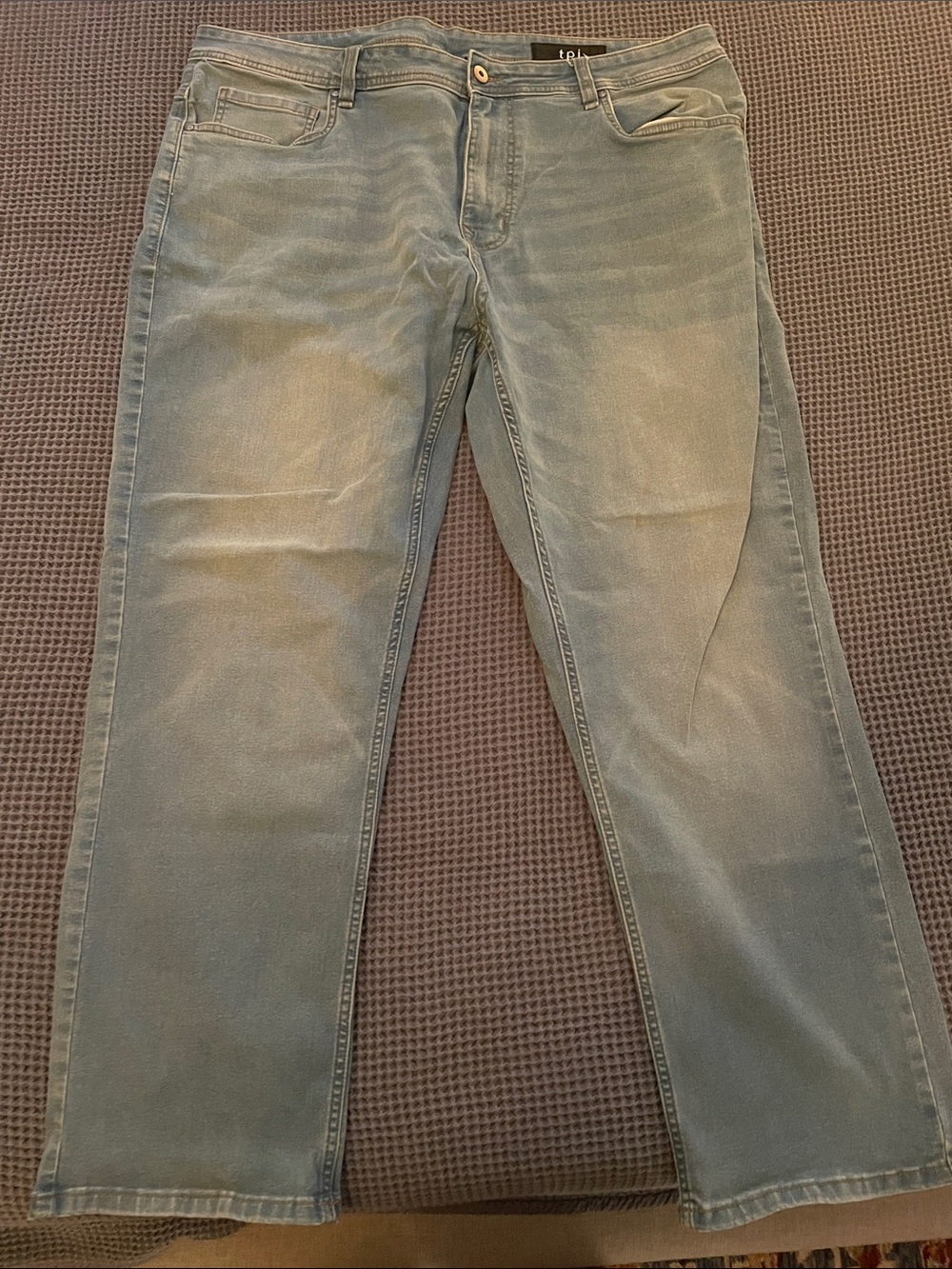 Straight-Leg Men’s Jeans in Light Blue - The Perfect Jean